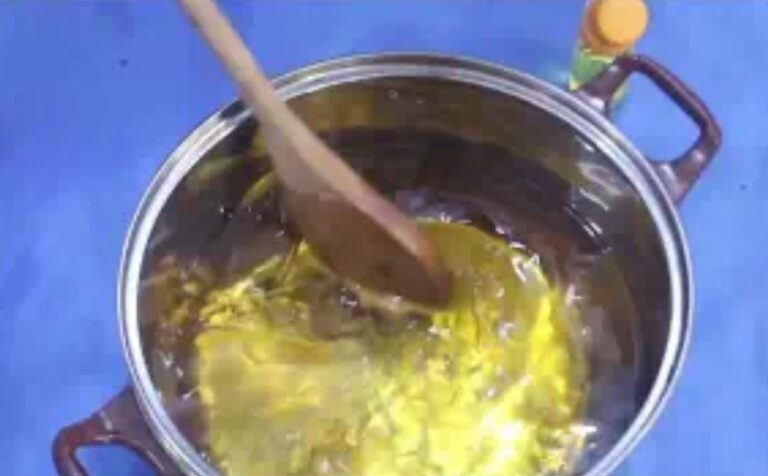 HOW TO MAKE PETROLEUM JELLY (VASELINE)